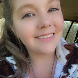 Meet your Posher, Hallie